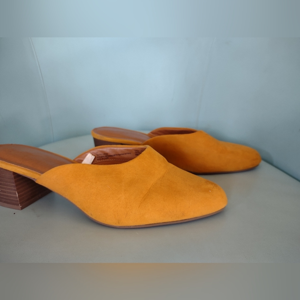 Universal Thread Faux Suede Mules Size 11